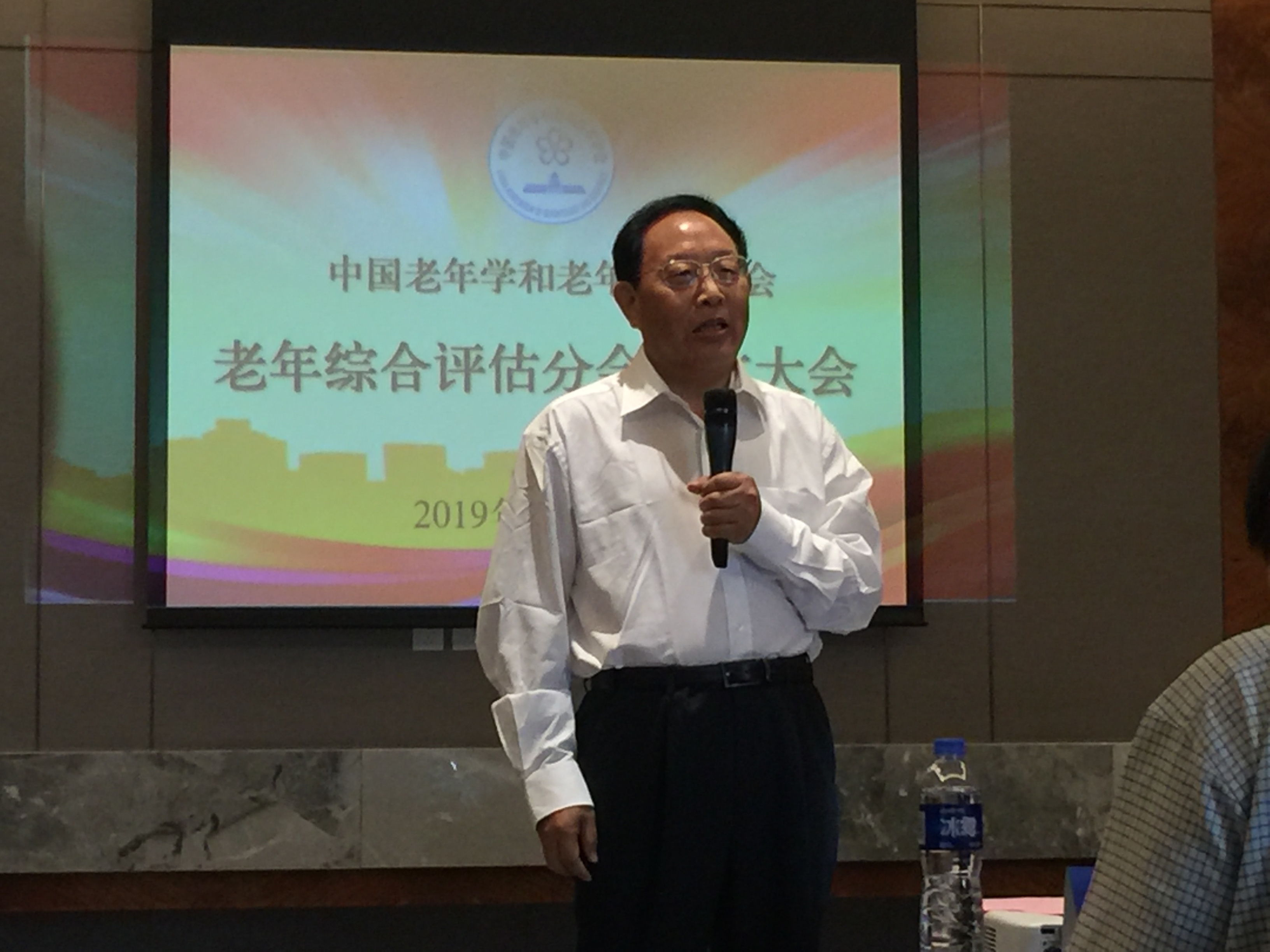 劉維林會(huì)長為大會(huì)致辭.jpg